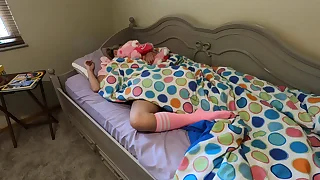 Daughter creampied by stepfather in her bedroom