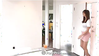 HD - PornPros Holly Michaels deep throats hard cock